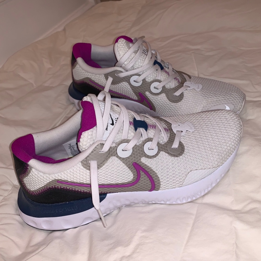 Nike Sneakers *WORN ONCE*